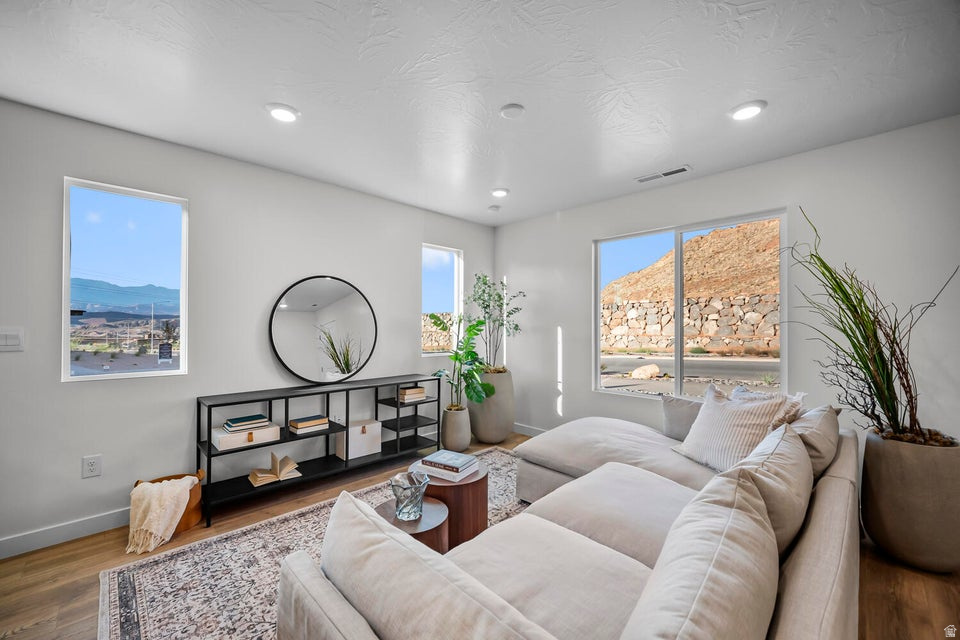 2216 S WOLVERINE WAY photo 4