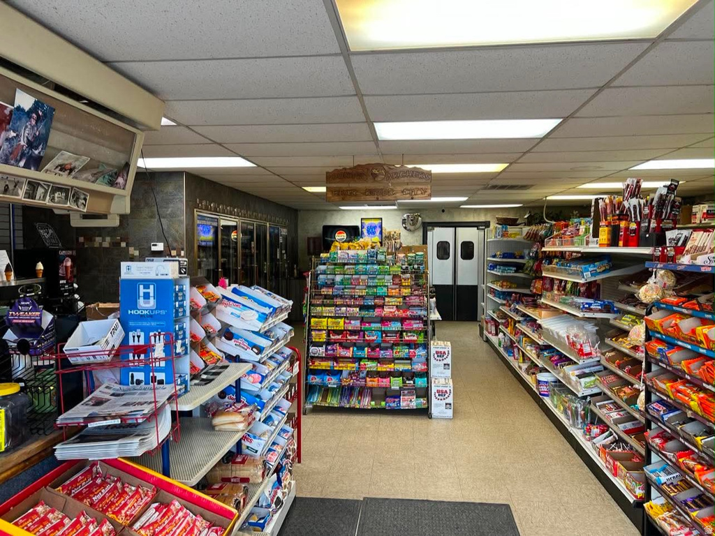4670 W 5900 N photo 4