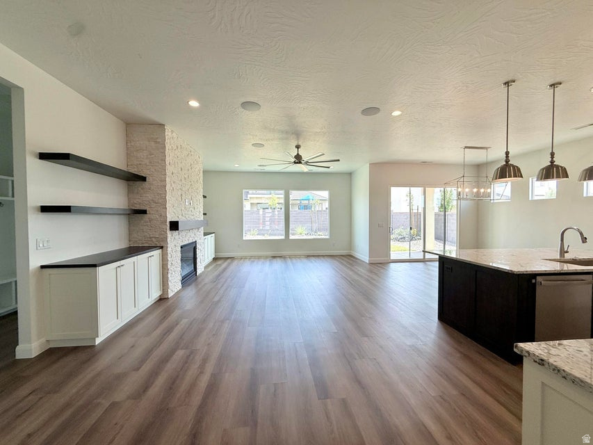 445 W ROSINA CIR photo 3
