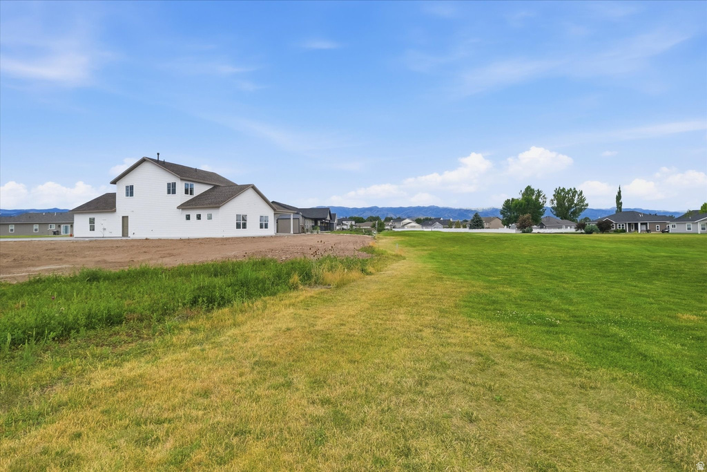 558 EAGLE DR photo 2
