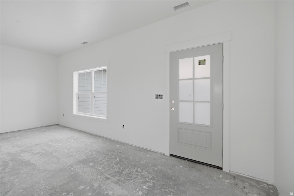 558 EAGLE DR photo 4