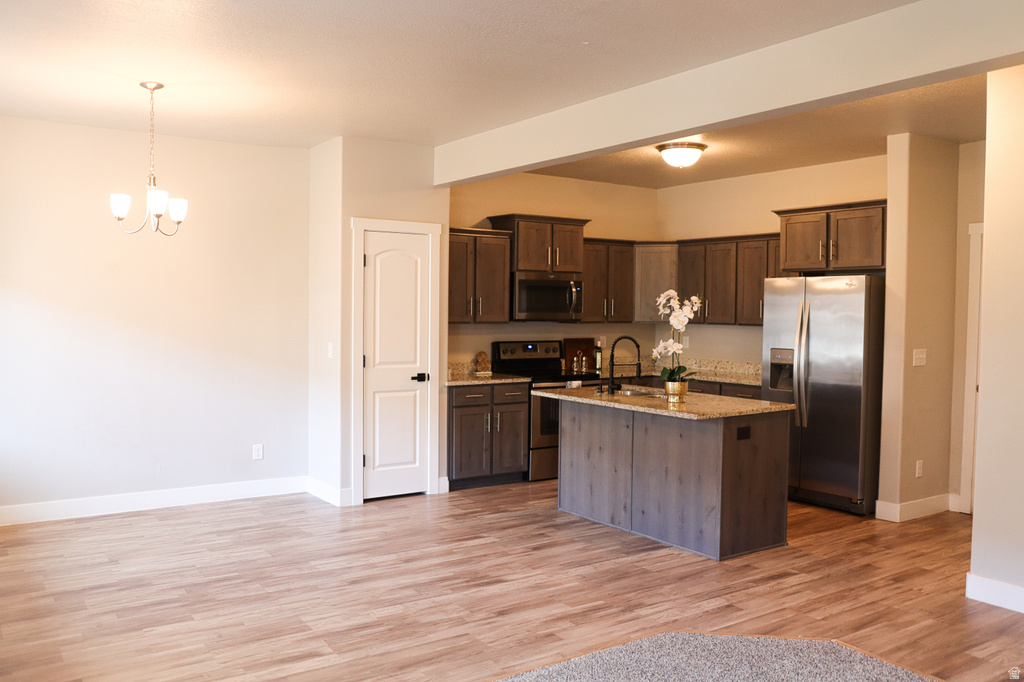 466 W 1595 N photo 4