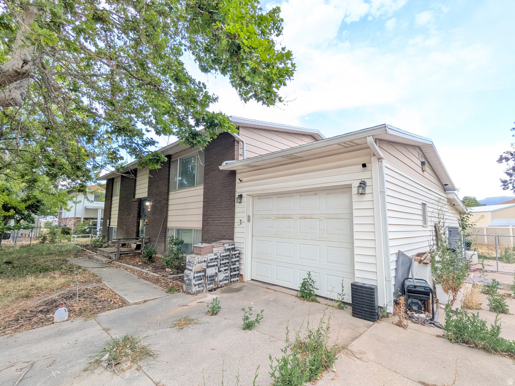 1413 S DAVID W DR photo 2