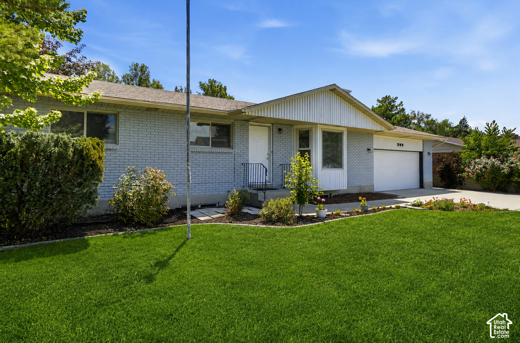392 E PERRINE DR photo 2