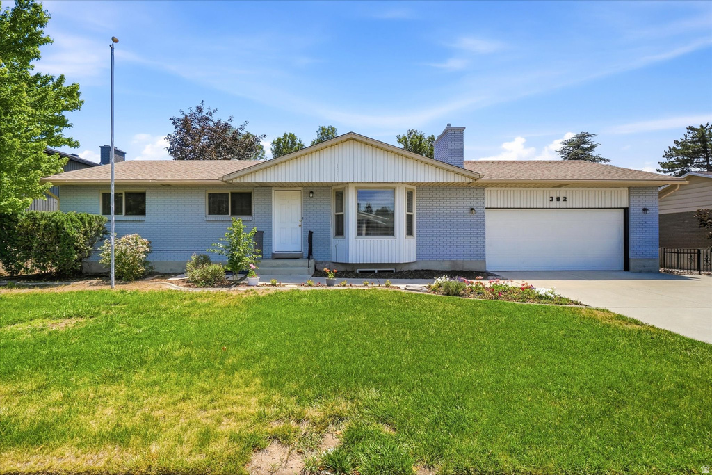392 E PERRINE DR photo 2