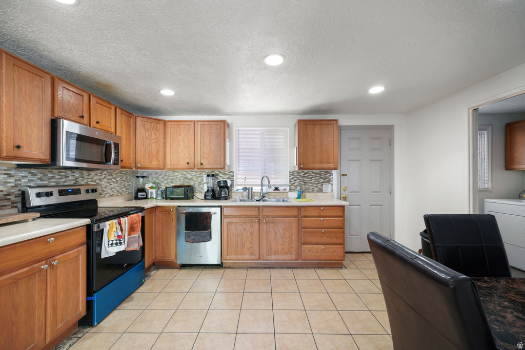416 E SCOTT AVE photo 4