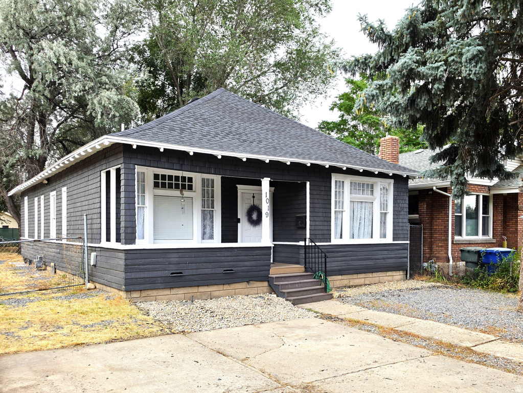 1019 CAPITOL ST photo 2