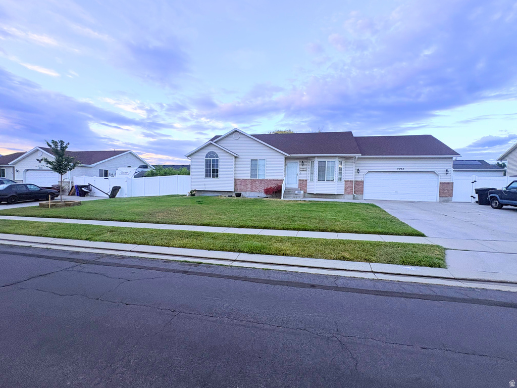 4955 W Thrush Dr, West Jordan, UT 84081