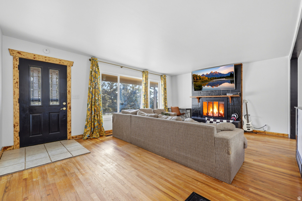 1486 3RD ST photo 2