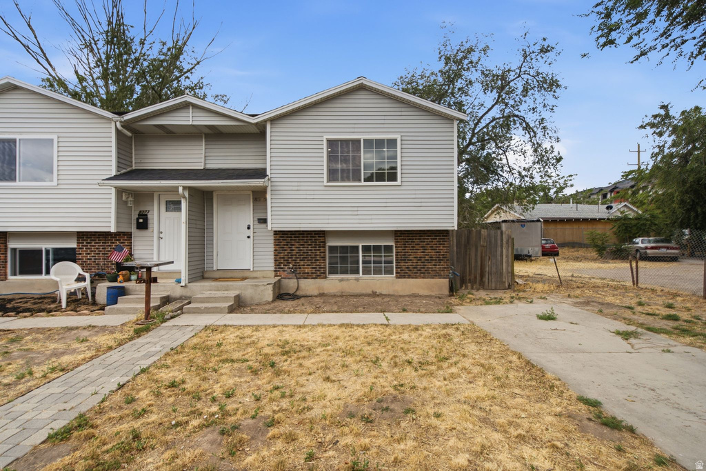 8375 W WESTERN S DR photo 2