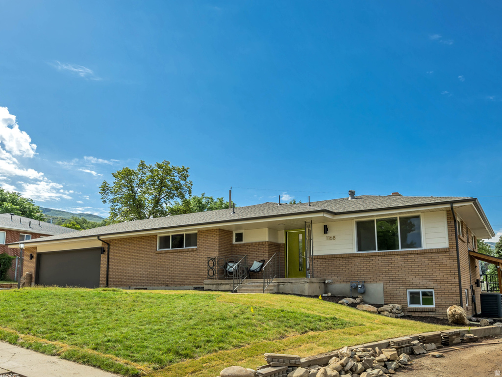 1168 E CENTER ST photo 3