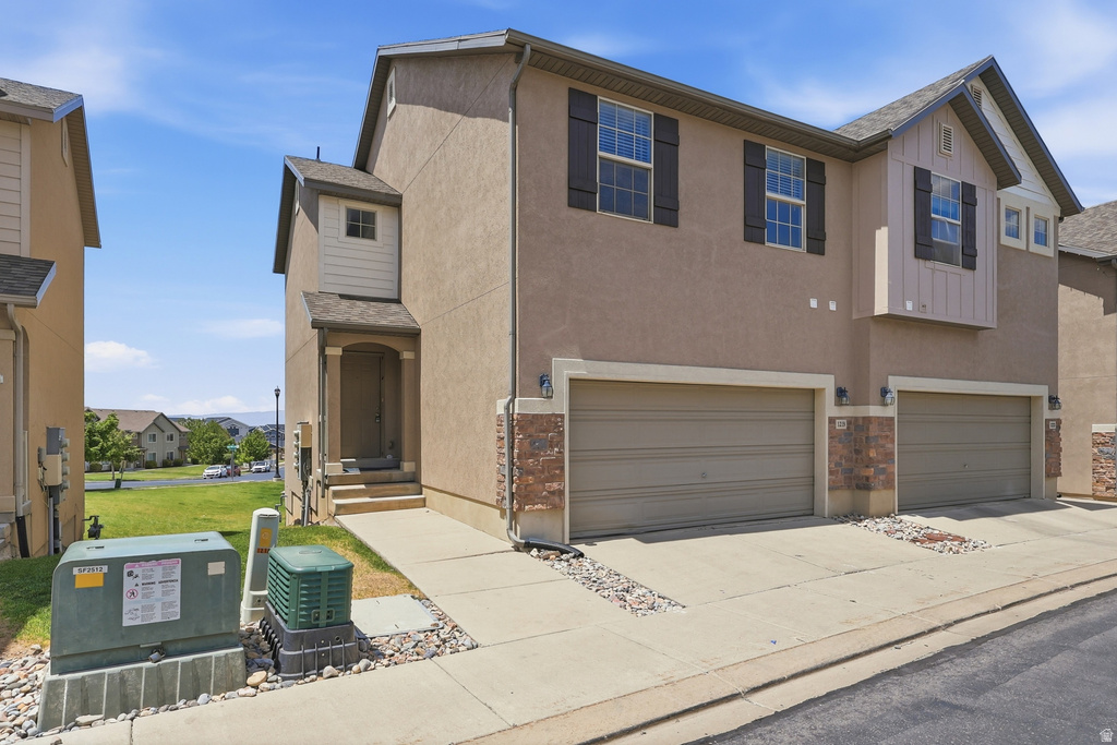 1219 FIREFLY DR photo 2