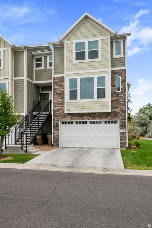52 E GOLDEN PRIVET DR photo 3