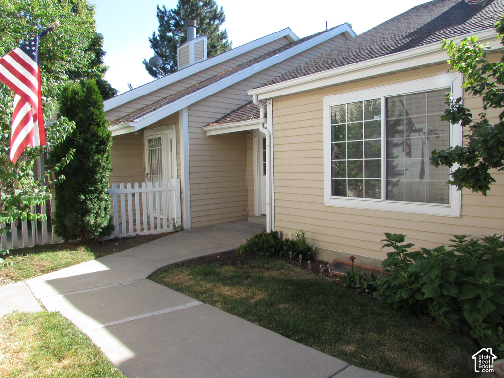 3268 S PLUM TREE LN photo 2