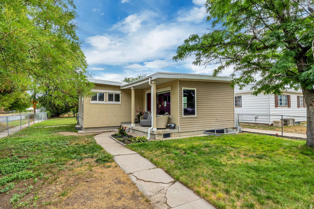 1478 W AMERICAN AVE photo 3