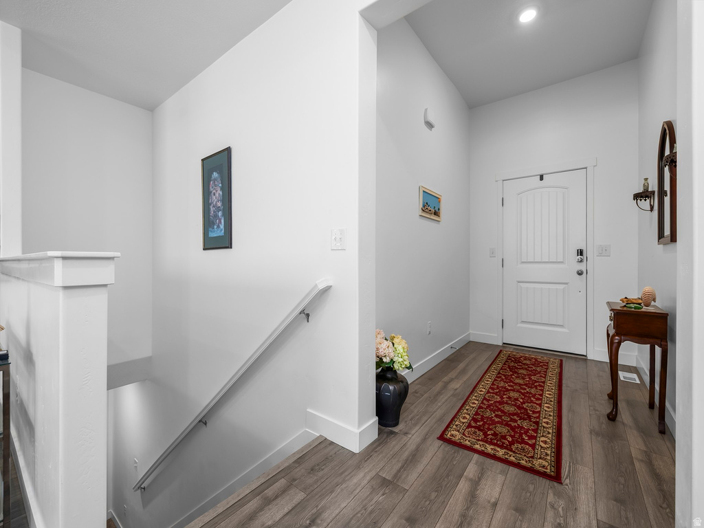 1223 S RED CLIFF DR photo 2