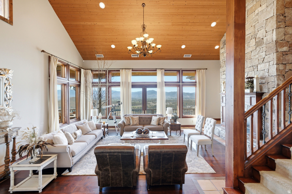 335 W BERN WAY photo 4