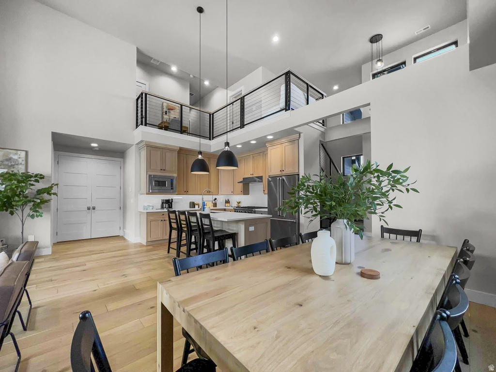 1041 W ELAND CIR photo 5