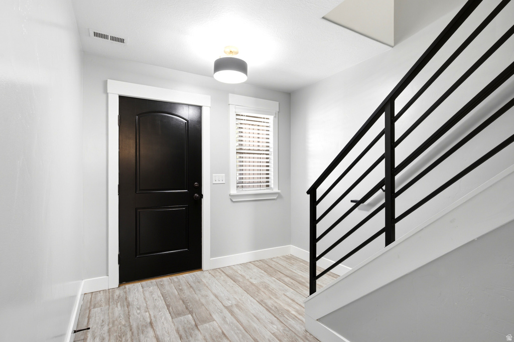 1957 N 325 W photo 4
