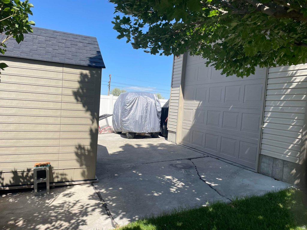 367 CHESAPEAKE AVE photo 3