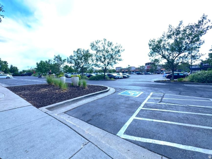175 N 500 W photo 3