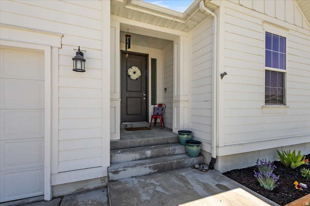 705 W REGATTA LN photo 3