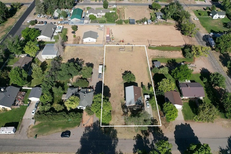 267 N 300 W photo 2
