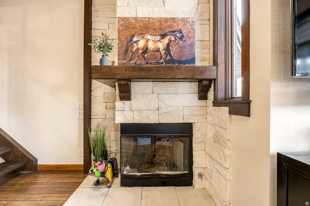 7992 N RIDGEPOINT E DR photo 4
