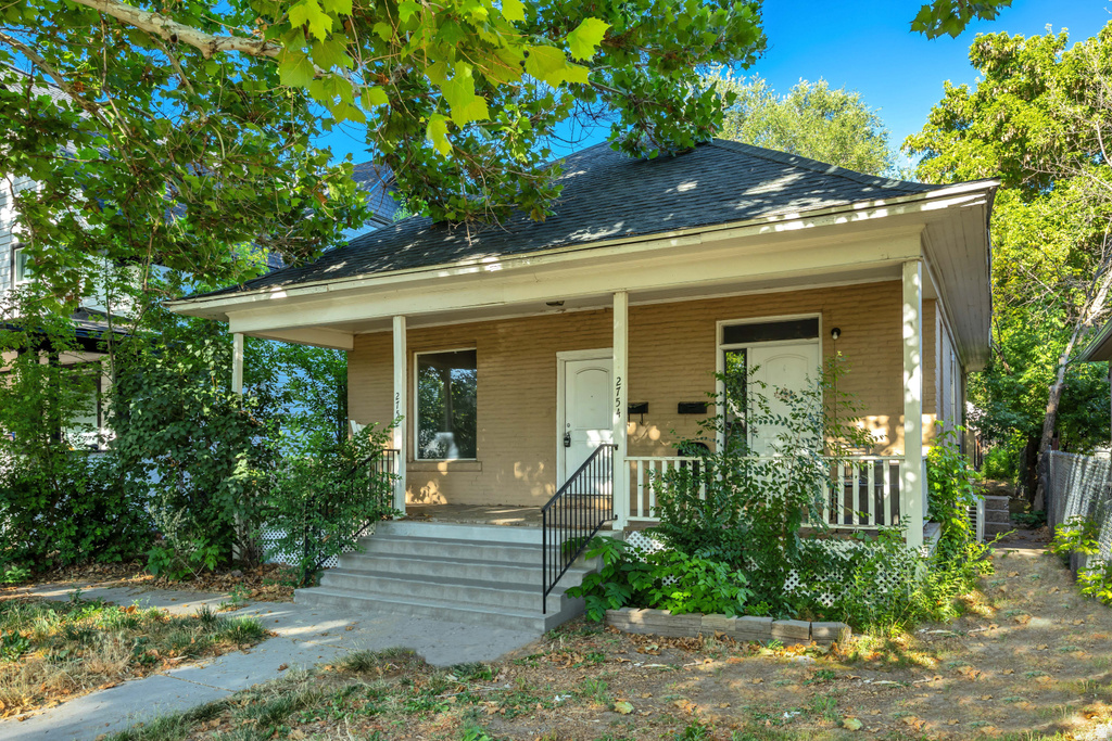2752 MADISON AVE photo 2