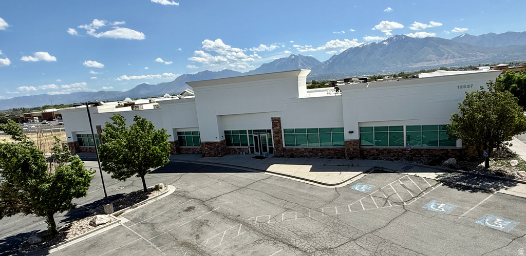 12537 S Crossing Dr, Riverton, UT 84096