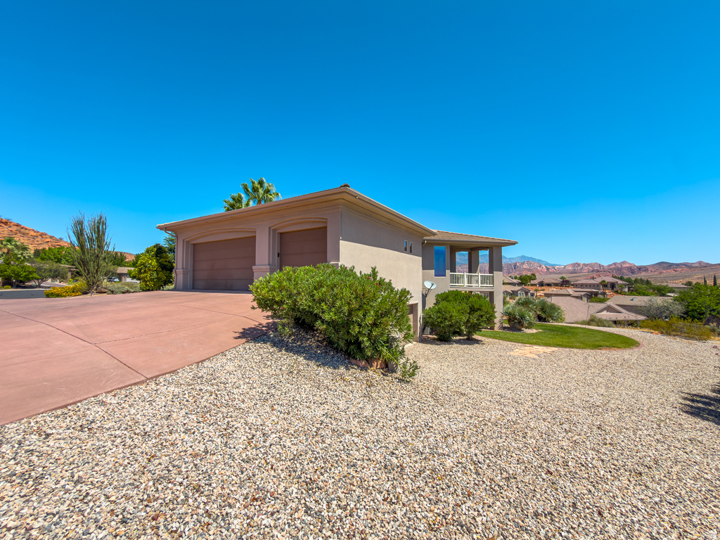 1040 N BERKSHIRE DR photo 4