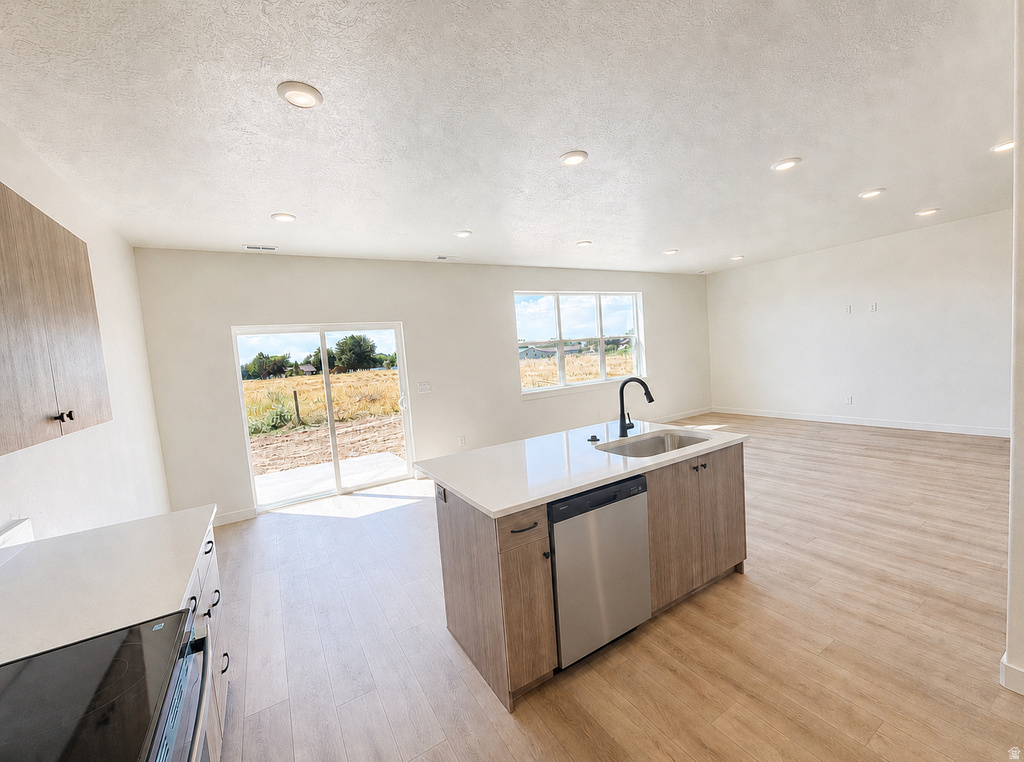 1049 N SUMMIT VIEW DR photo 2