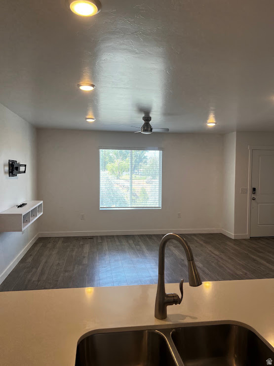562 E HAL N ST photo 5