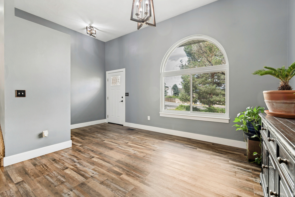 332 E MAGELLAN LN photo 4