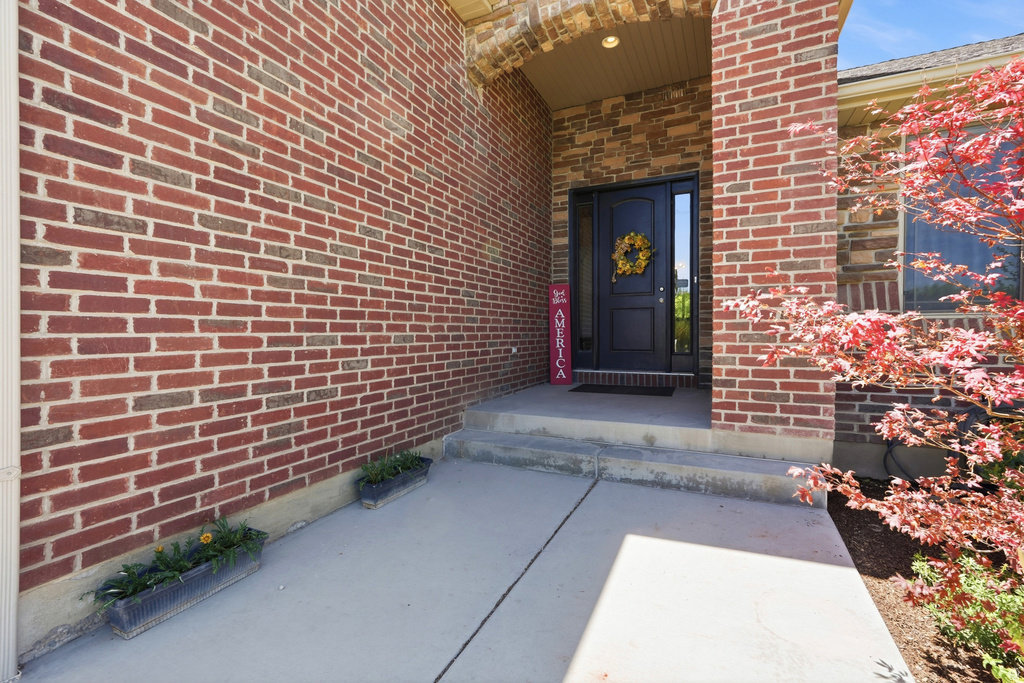 1477 N 1575 W photo 3