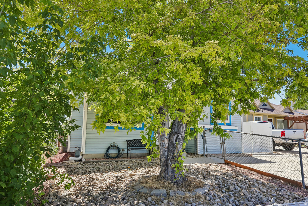 2605 S BRYANT DR photo 3