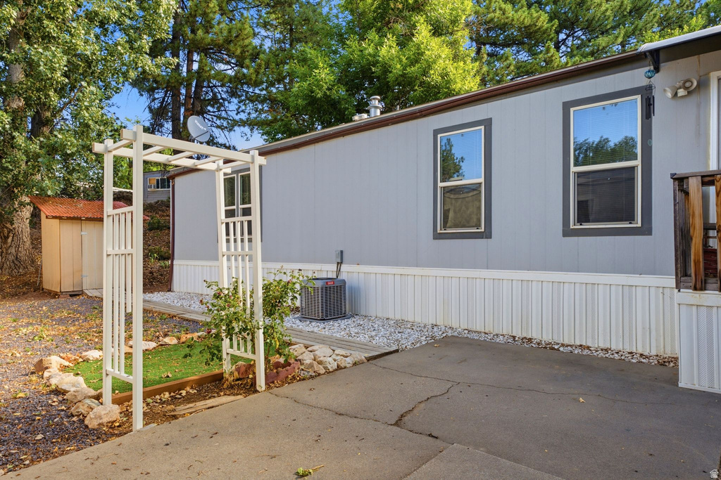 2875 N HILLFIELD W RD photo 5