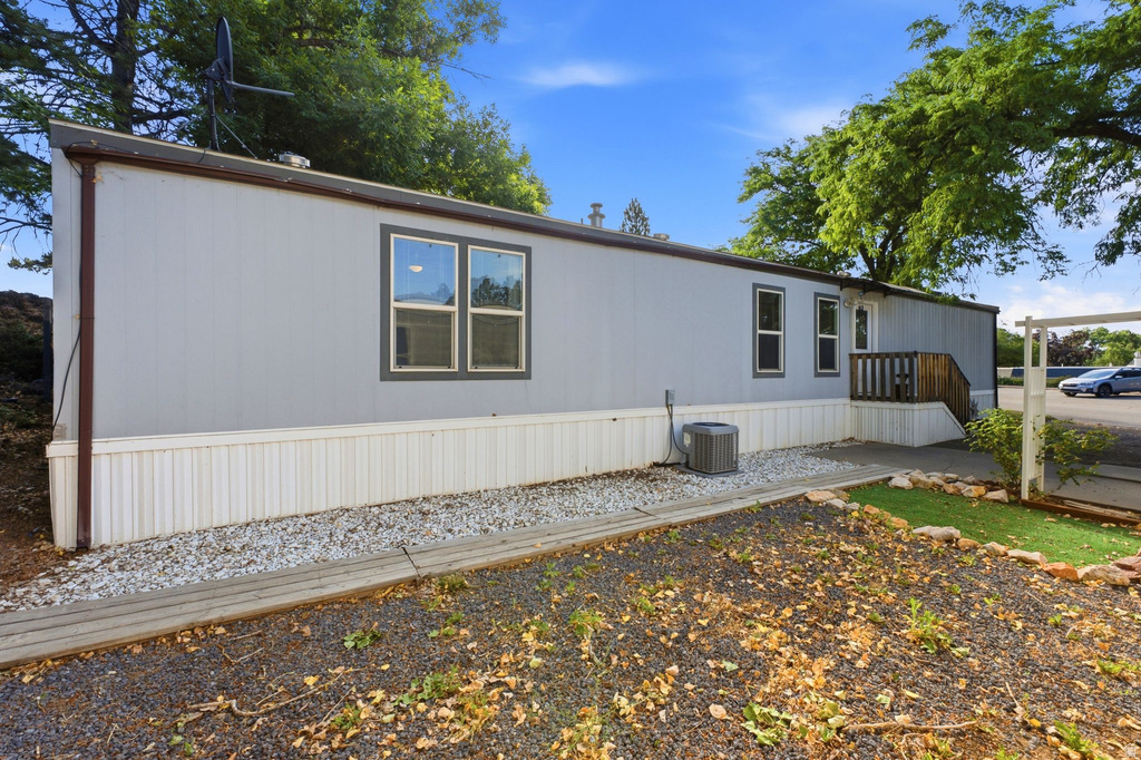 2875 N HILLFIELD W RD photo 4