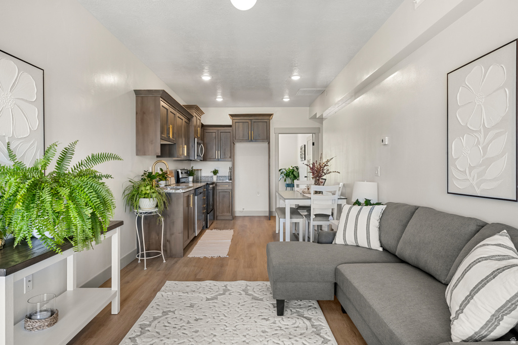 939 N HARBOR VILLAGE E DR photo 3