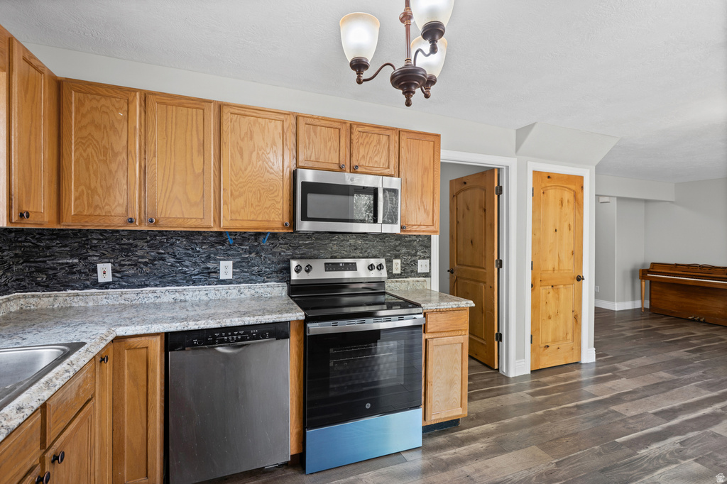 1346 W ARCHMORE DR photo 2
