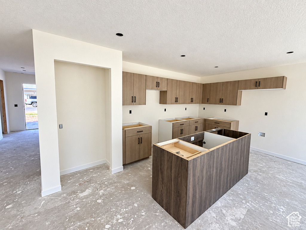 1068 N SUMMIT VIEW W DR photo 3