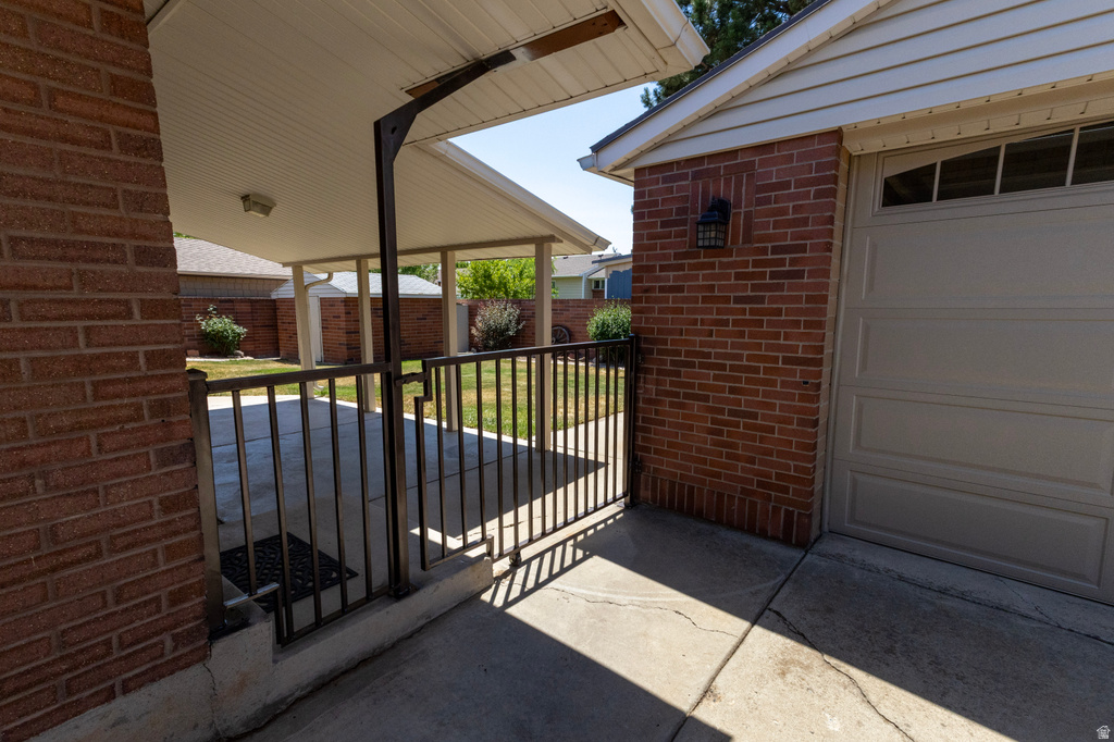 2079 W ARTHUR S DR photo 5