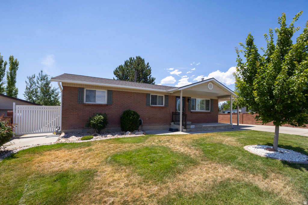 2079 W ARTHUR S DR photo 4