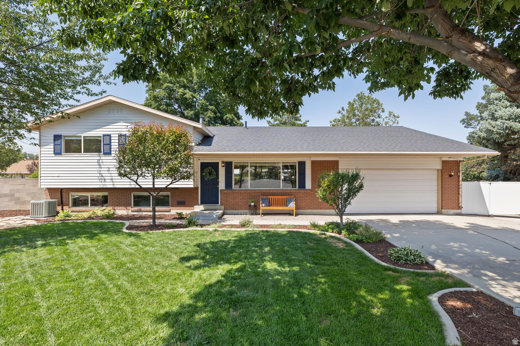 2370 E QUAIL RUN CIR photo 2