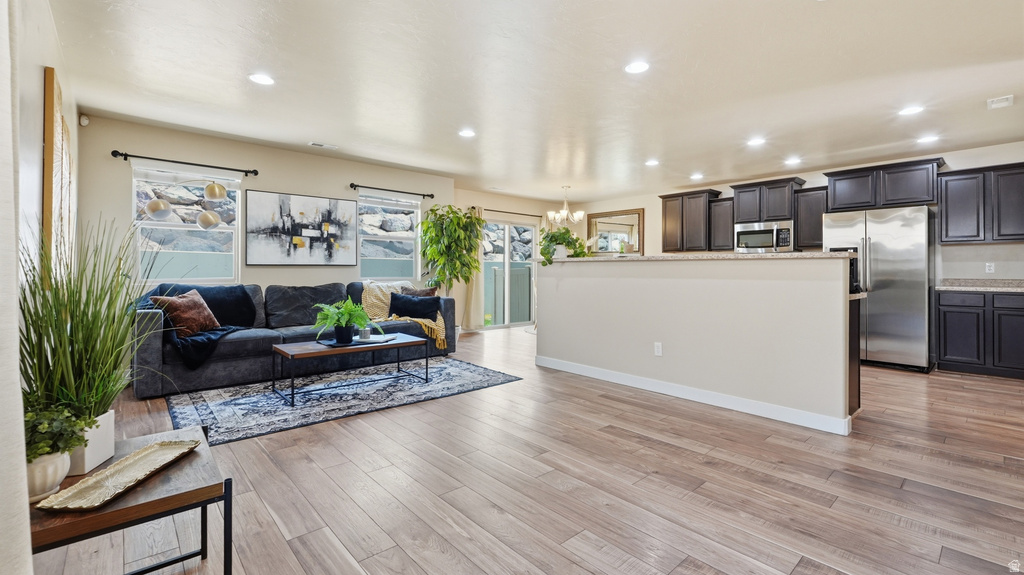1649 N HOLLYHOCK W CIR photo 4