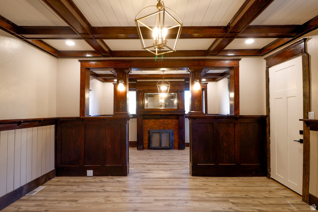 442 E CENTER photo 3