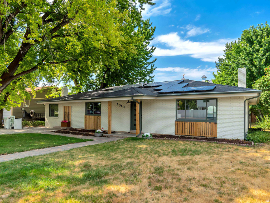 1010 W MAPLE RD photo 2