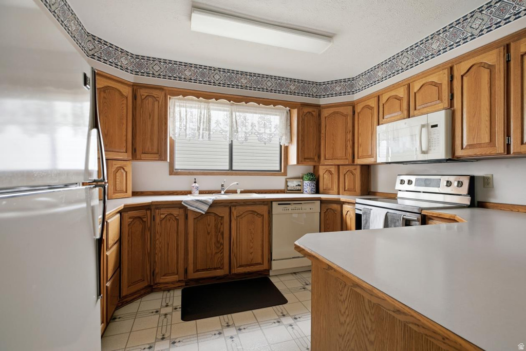 172 LARSEN DR photo 5