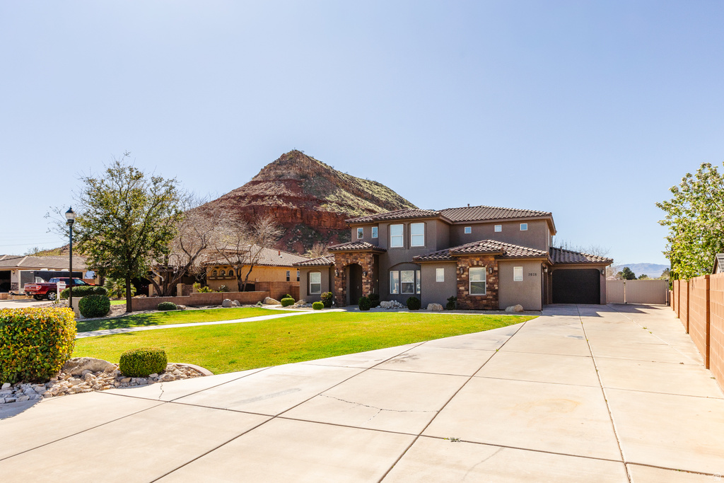 2038 S GREAT BASIN DR photo 2