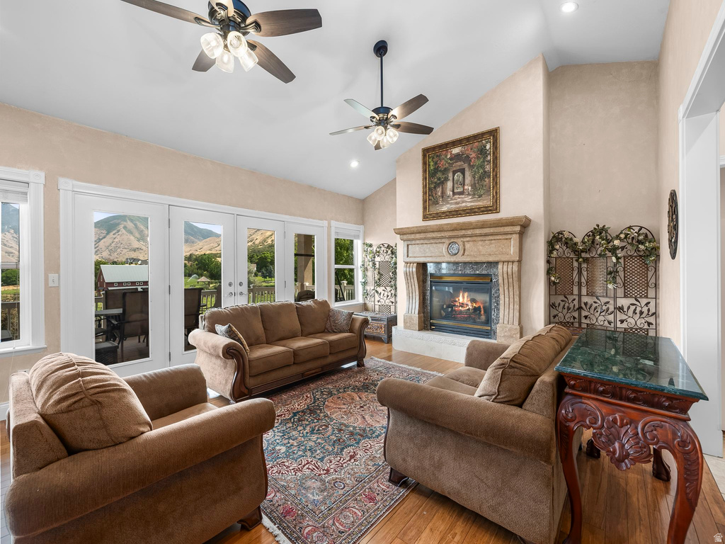1317 E SOUTH POND CIR photo 4